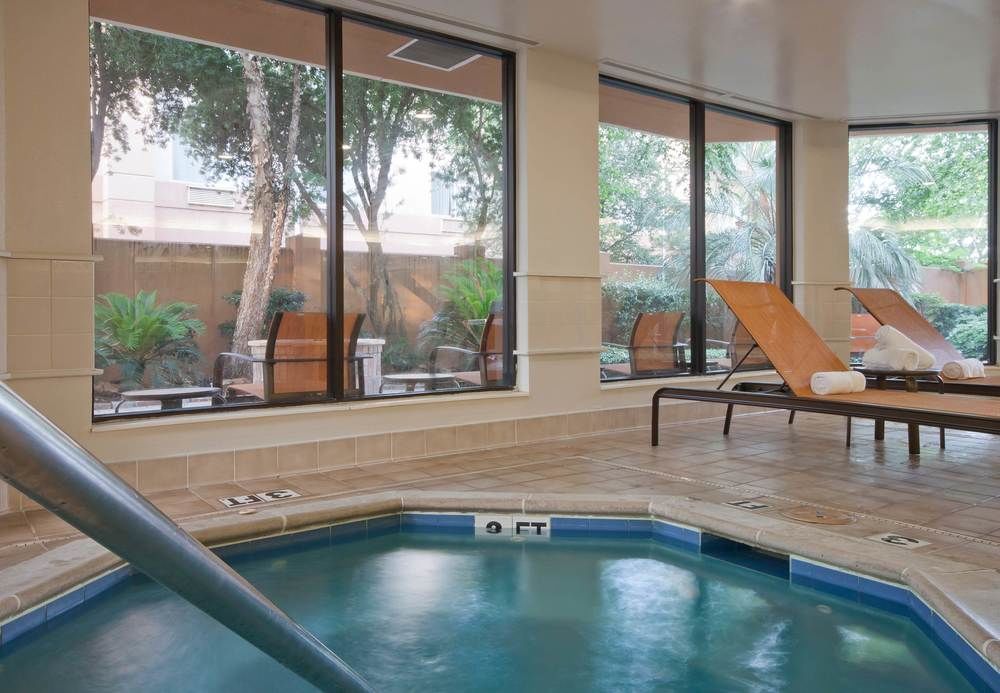 Courtyard Beaumont Otel Dış mekan fotoğraf